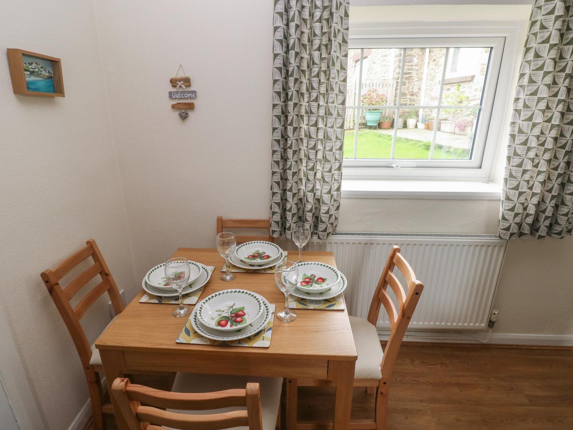 4 Honeyborough Farm Cottages Милфорд-Хейвен Экстерьер фото